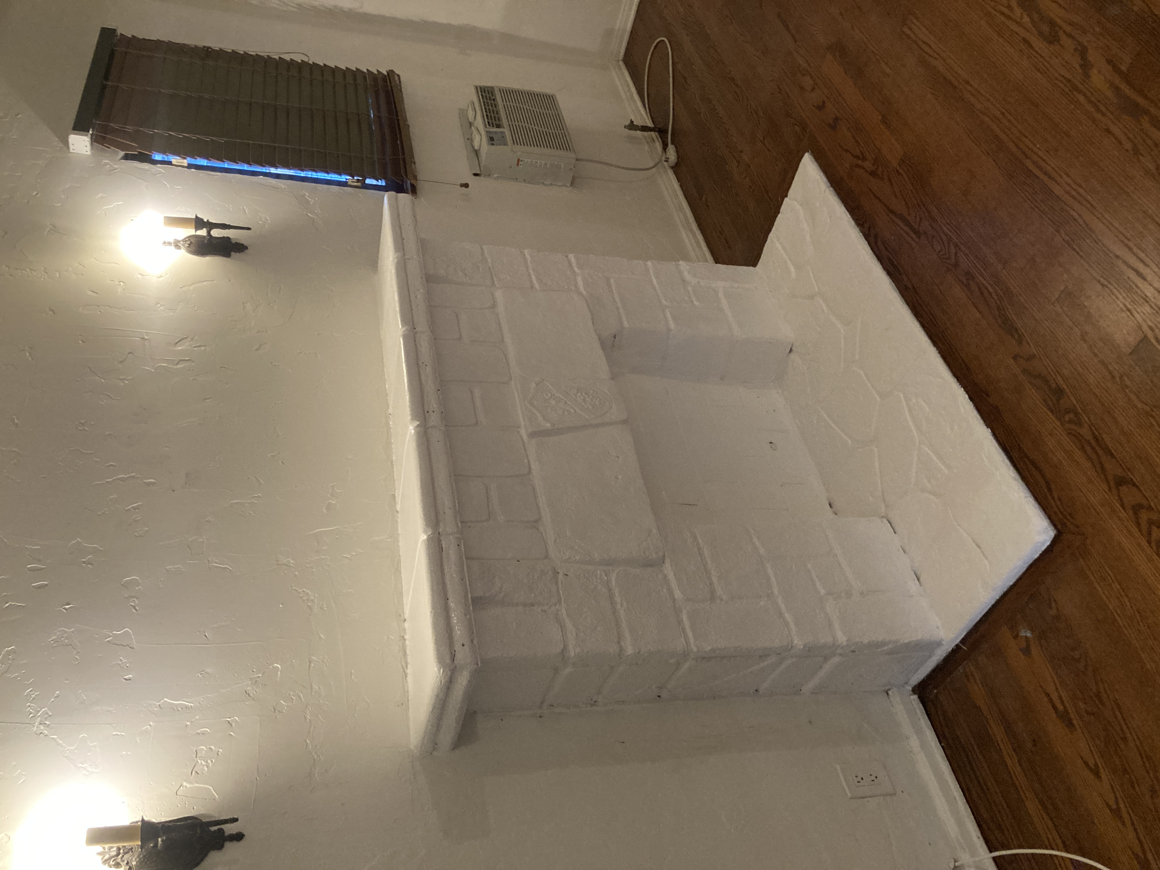 Hearth with concrete and painted gloss finish